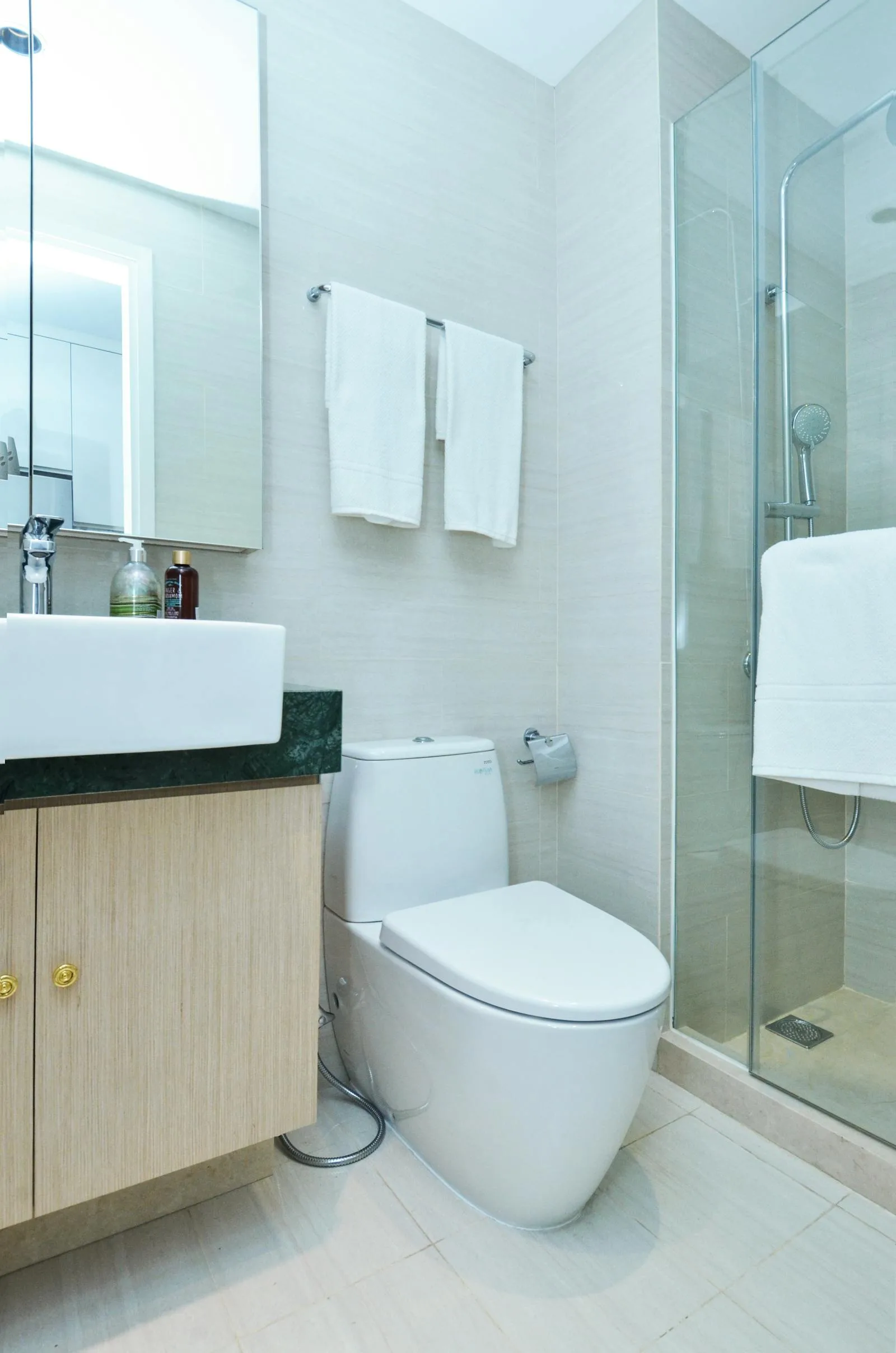 Débouchage lavabo, évier et douche par Mathias Services : intervention propre et rapide — intervention Vanves (92170)